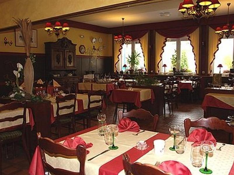 Отель La Table Alsacienne Farebersviller Экстерьер фото